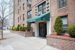 525 W 235th St, New York City, NY 10463 - Photo 14