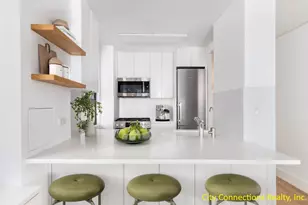 347 W 57th St, New York City, NY 10019 - Photo 4