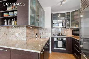235 E 55th St, New York, NY 10022 - Photo 4