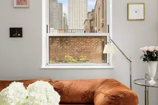 416 W 52nd St, New York City, NY 10019 - Photo 2