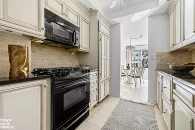 200 E 57th Street #4N, New York, NY 10022 - Photo 6