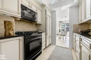 200 E 57th St, New York, NY 10022 - Photo 6