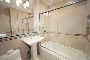 300 E 74th St, New York City, NY 10021 - Photo 8