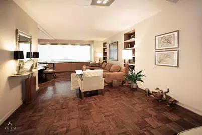 300 E 74th Street #2E, New York City, NY 10021 - Photo 4