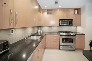 300 E 74th St, New York City, NY 10021 - Photo 2