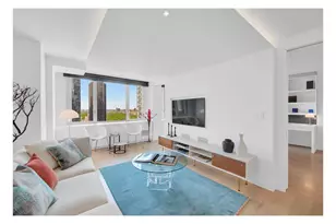 322 W 57th St, New York City, NY 10019 - Photo 2