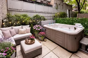 350 W 53rd St, New York City, NY 10019 - Photo 6