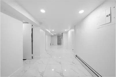 916 Clarence Avenue, New York City, NY 10465 - Photo 18