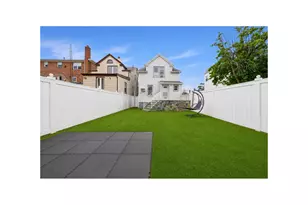 916 Clarence Ave, New York City, NY 10465 - Photo 20