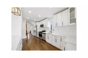 916 Clarence Ave, New York City, NY 10465 - Photo 10