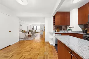 301 E 48th St, New York City, NY 10017 - Photo 4
