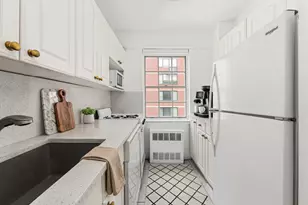 240 E 55th St, New York City, NY 10022 - Photo 4