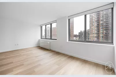561 10th Avenue #17B, New York City, NY 10036 - Photo 6