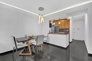 235 E 40th St, New York City, NY 10016 - Photo 4