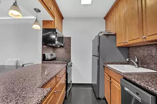 235 E 40th St, New York City, NY 10016 - Photo 2