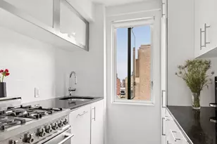 105 W 13th St, New York City, NY 10011 - Photo 4