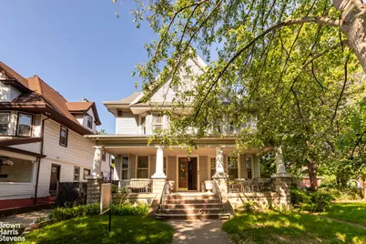 558 E 23rd Street, New York City, NY 11210 - Photo 2