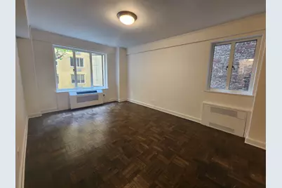 40 Central Park S #5F, New York City, NY 10019 - Photo 2