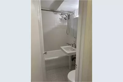 320 E 42nd Street #2306, New York City, NY 10017 - Photo 4