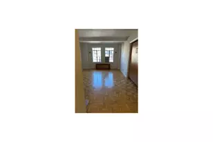 320 E 42nd St, New York City, NY 10017 - Photo 2