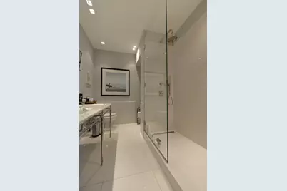 200 E 69th Street #19D, New York City, NY 10021 - Photo 8