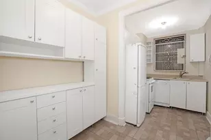 135 W 58th St, New York City, NY 10019 - Photo 6