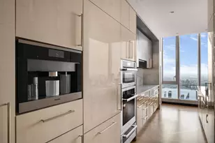 217 W 57th St, New York City, NY 10019 - Photo 6