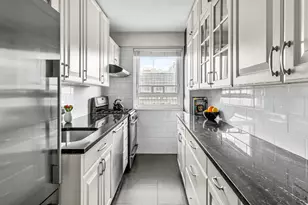 195 Adams St, New York City, NY 11201 - Photo 2
