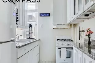357 W 55th St, New York, NY 10019 - Photo 4