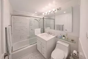 333 E 46th St, New York City, NY 10017 - Photo 4