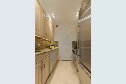 200 E 69th Street #19E, New York City, NY 10021 - Photo 4