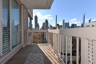 200 E 69th St, New York City, NY 10021 - Photo 2