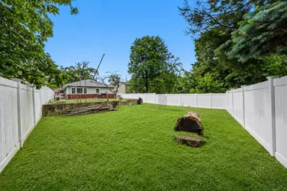 1142 Bay 25th Street, New York City, NY 11691 - Photo 18
