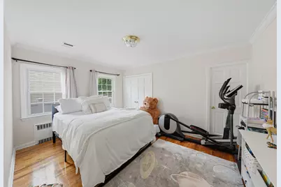 1142 Bay 25th Street, New York City, NY 11691 - Photo 10