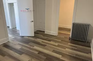 23-62 37th St, New York City, NY 11105 - Photo 6