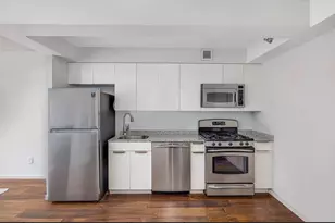 516 W 47th St, New York City, NY 10036 - Photo 2
