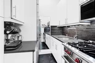 92 Horatio St, New York City, NY 10014 - Photo 2