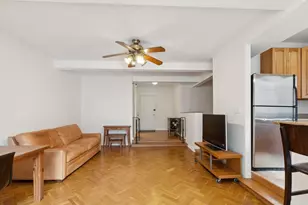 333 W 57th St, New York, NY 10019 - Photo 2