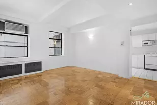 132 E 45th St, New York City, NY 10017 - Photo 2