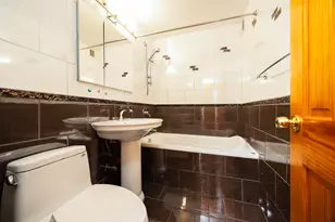 525 Ocean Pkwy, New York City, NY 11218 - Photo 12