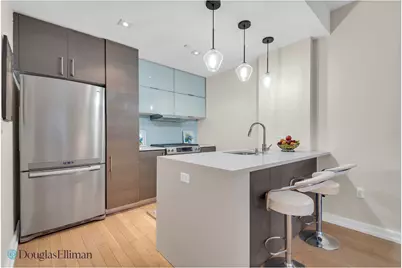 21-45 44th Drive #4I, New York City, NY 11101 - Photo 4