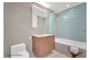 21-45 44th Dr, New York City, NY 11101 - Photo 6