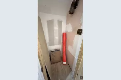586 E 54th Street #1, New York City, NY 11203 - Photo 10