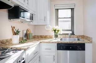 220 E 57th St, New York City, NY 10022 - Photo 10