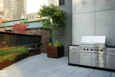 28 W 38th Street #PHW, New York City, NY 10018 - Photo 4