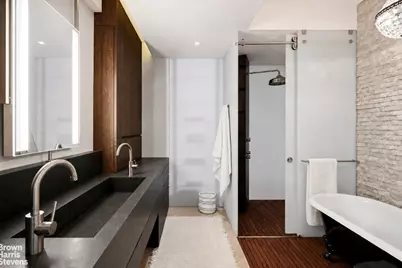 28 W 38th Street #PHW, New York City, NY 10018 - Photo 10