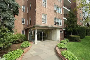 2711 Henry Hudson Pkwy, New York City, NY 10463 - Photo 14