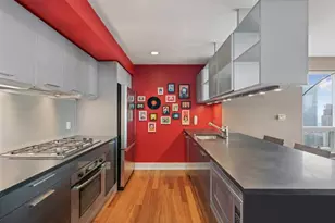 350 W 42nd St, New York City, NY 10036 - Photo 2