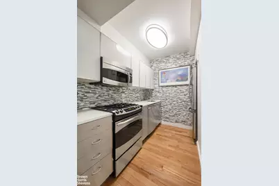 310 E 49th Street #4GF, New York City, NY 10017 - Photo 4