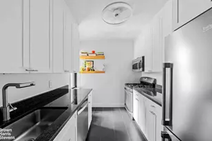 100 W 12th St, New York City, NY 10011 - Photo 10